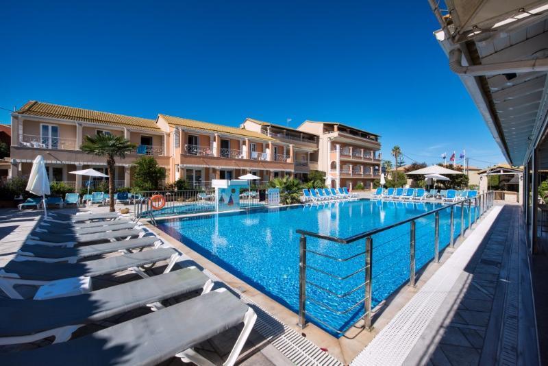 Kavos Plaza Hotel Dış mekan fotoğraf