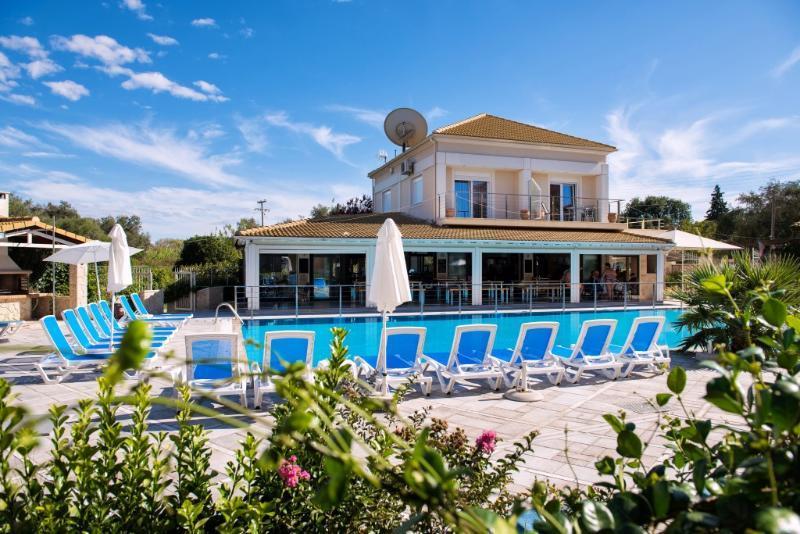 Kavos Plaza Hotel Dış mekan fotoğraf