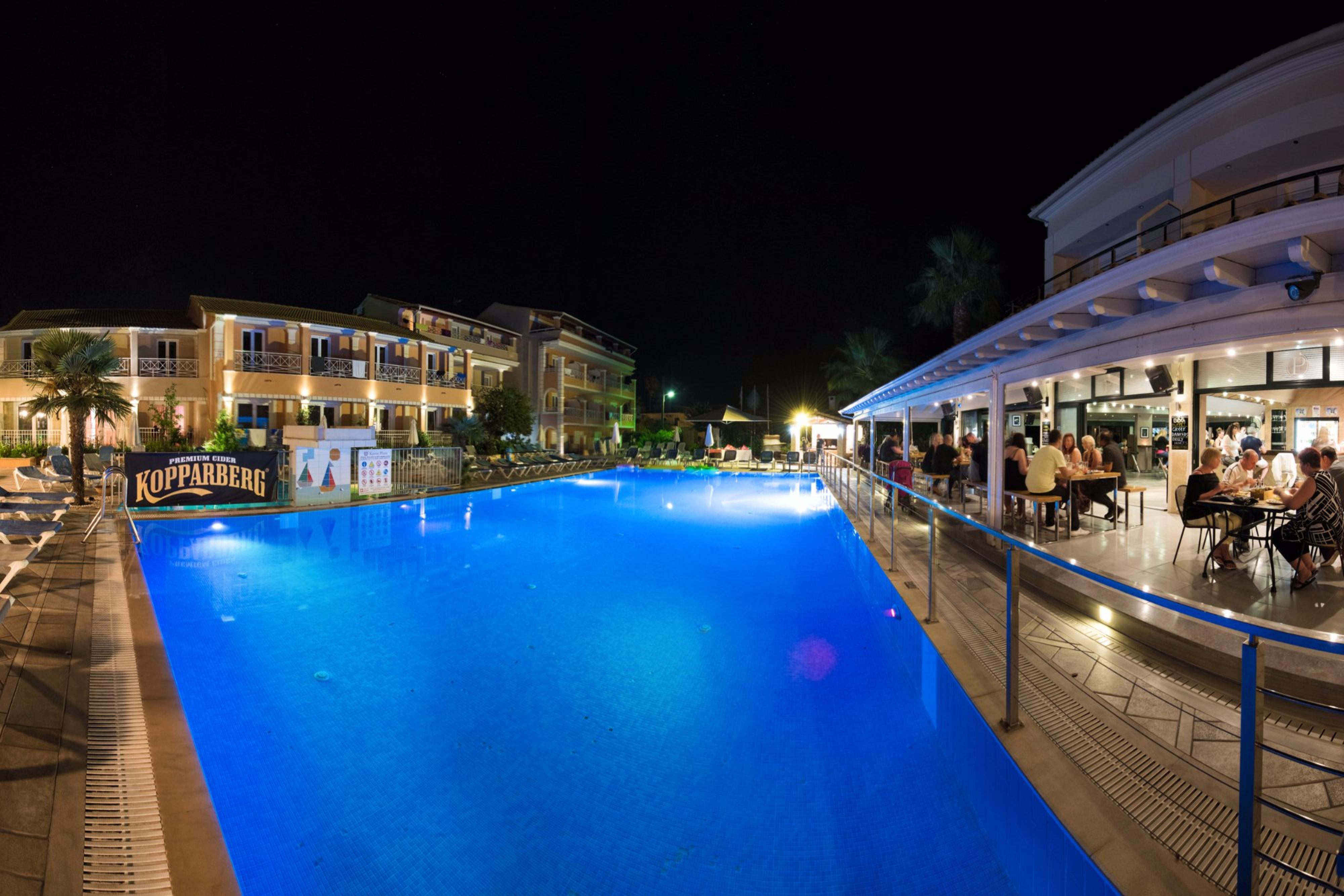 Kavos Plaza Hotel Dış mekan fotoğraf