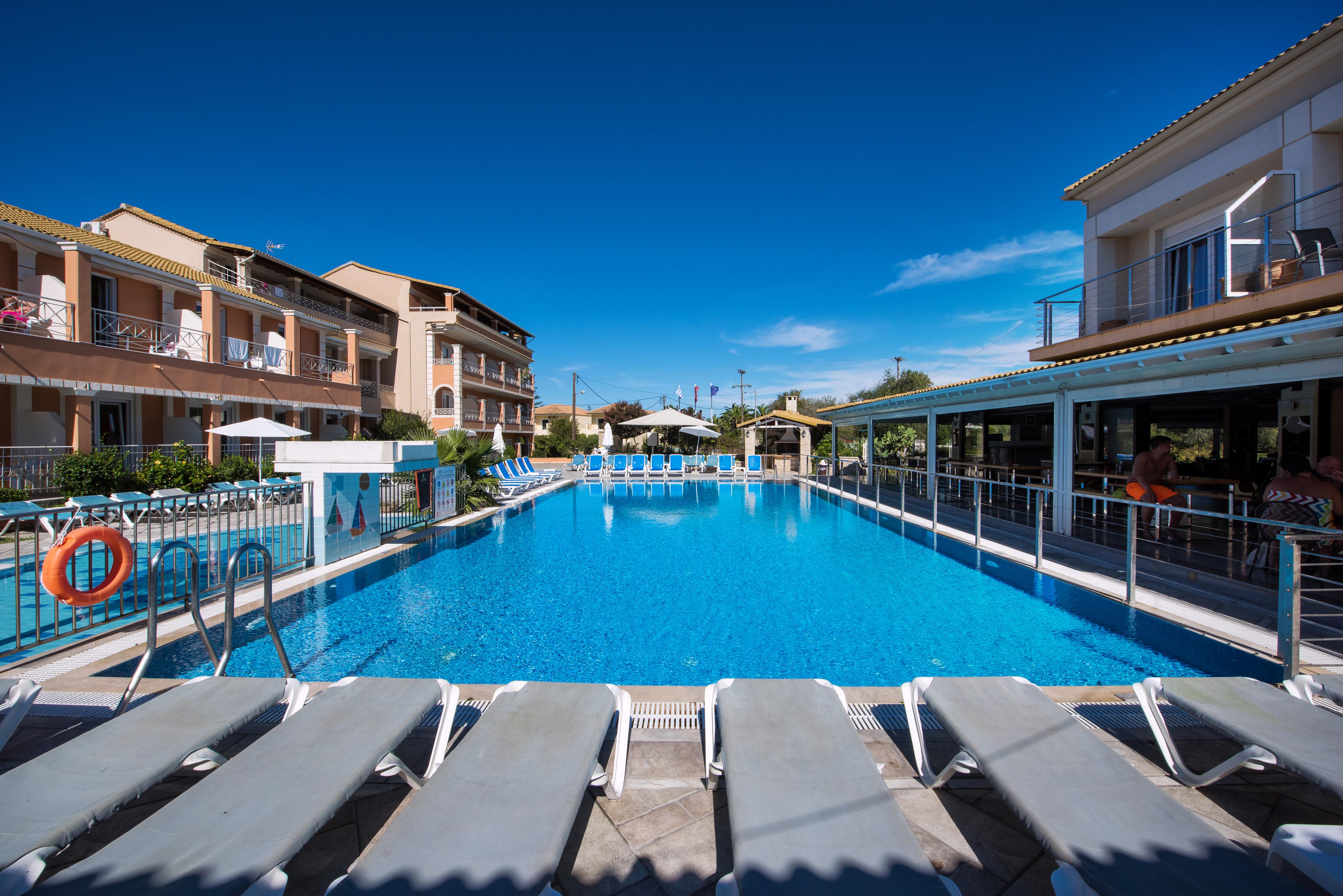 Kavos Plaza Hotel Dış mekan fotoğraf