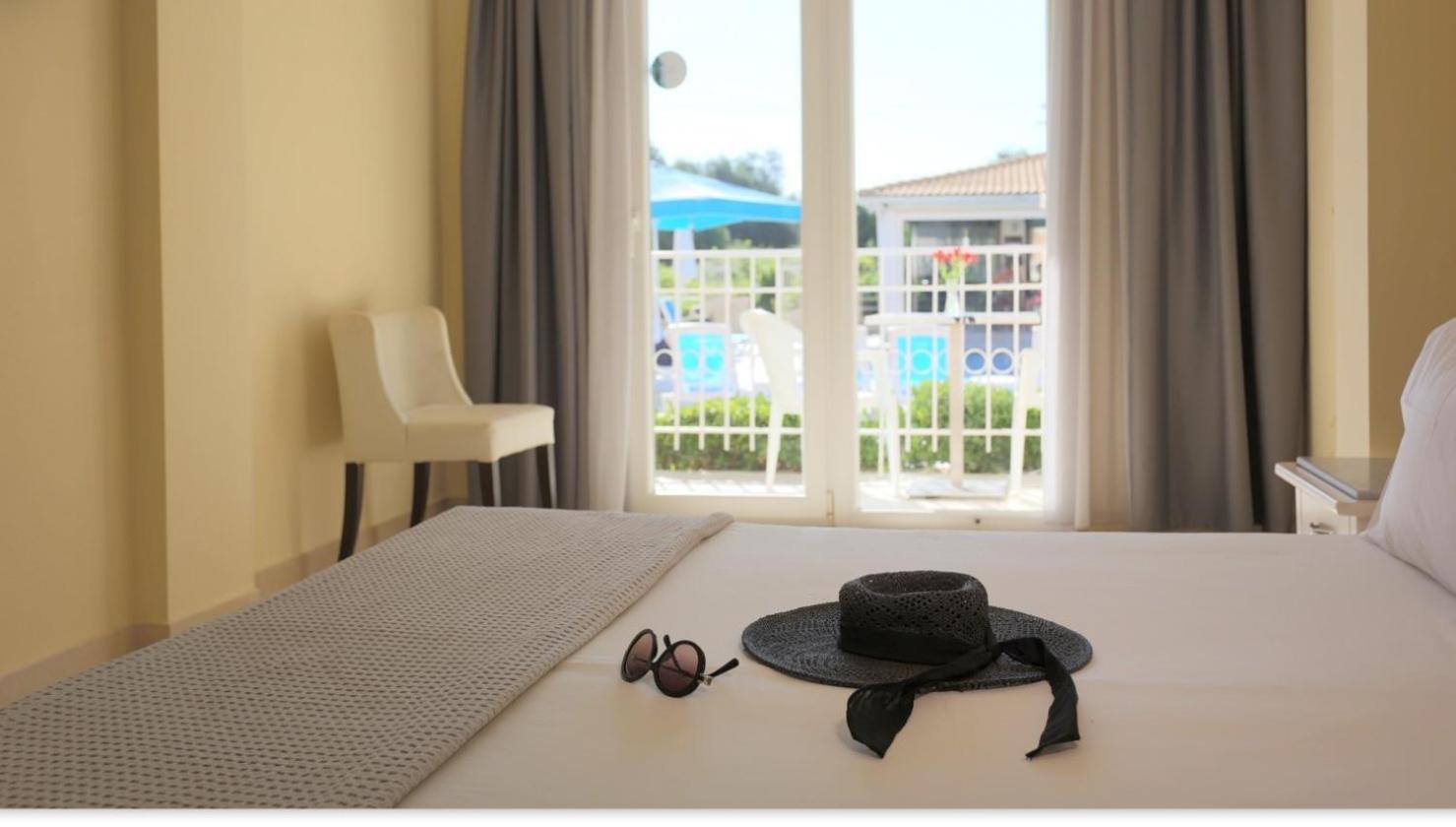 Kavos Plaza Hotel Dış mekan fotoğraf