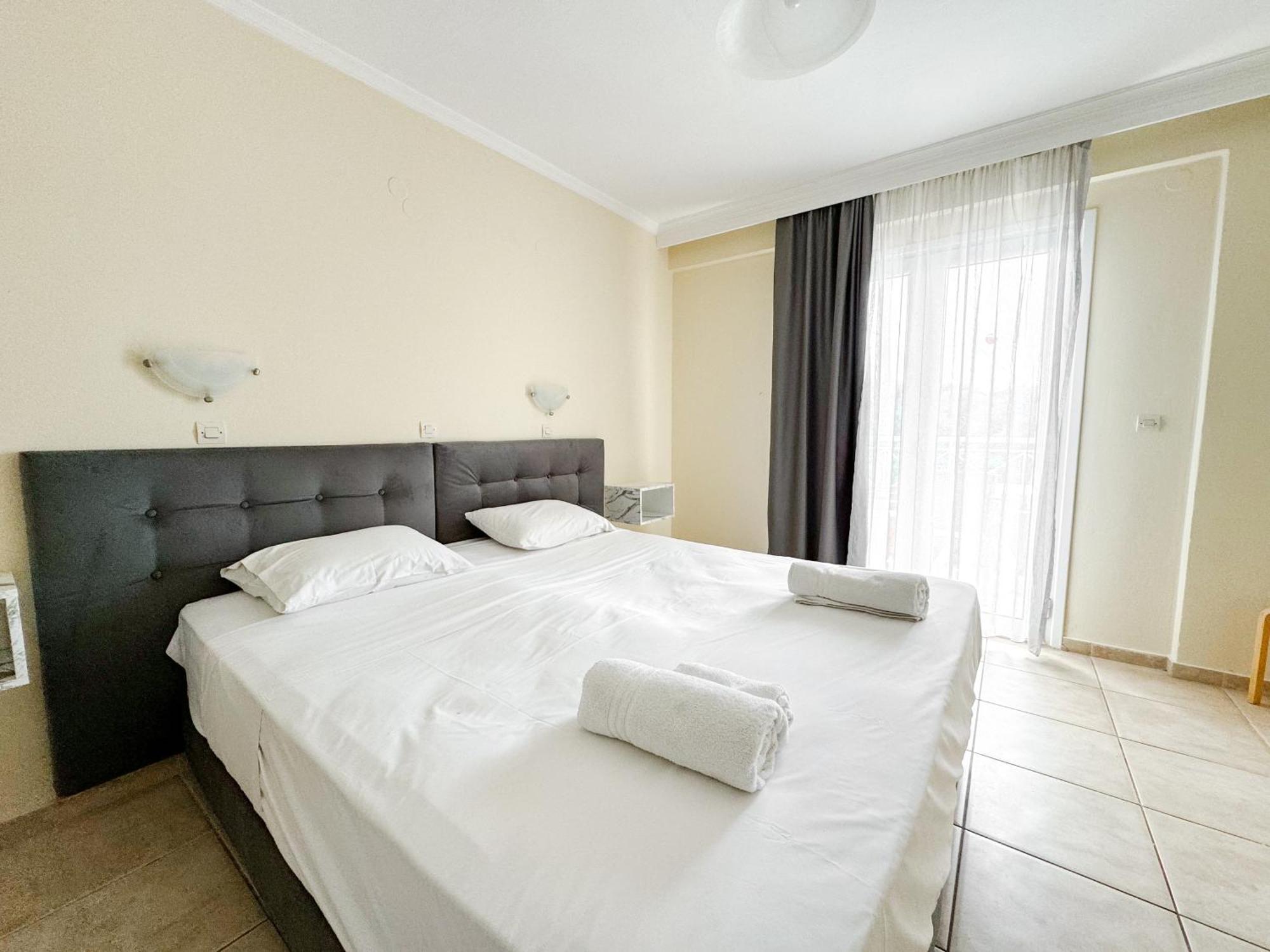 Kavos Plaza Hotel Dış mekan fotoğraf