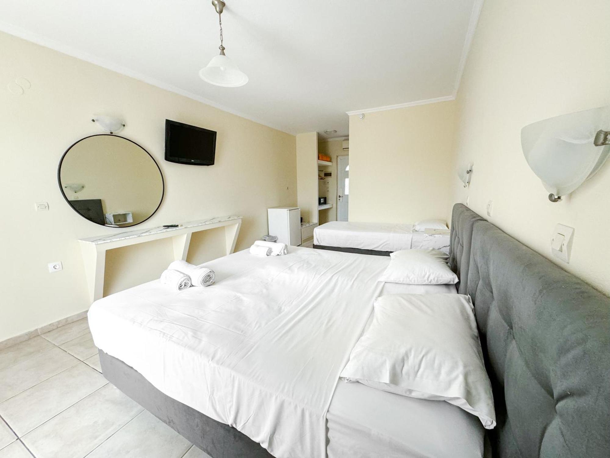 Kavos Plaza Hotel Dış mekan fotoğraf