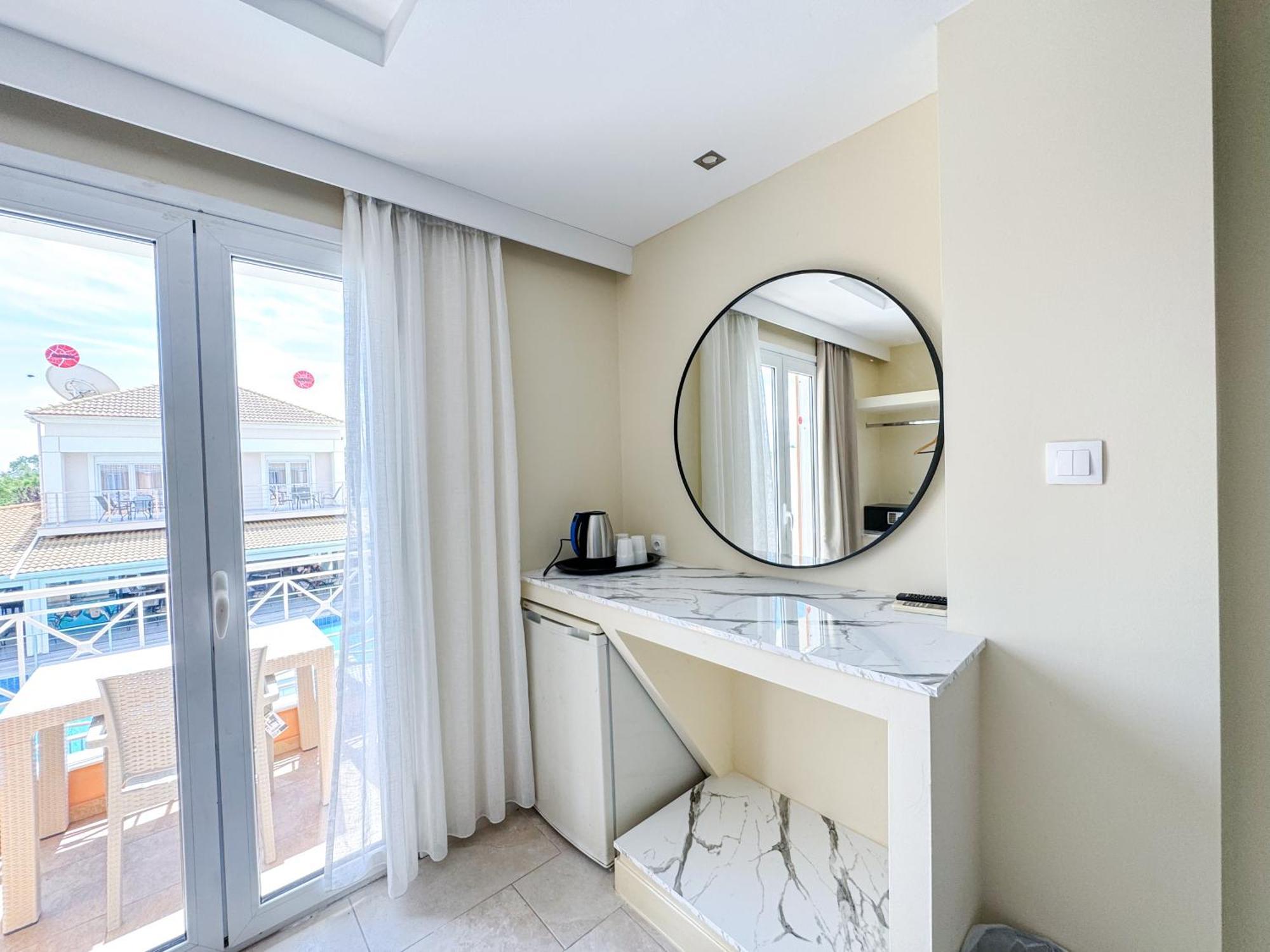 Kavos Plaza Hotel Dış mekan fotoğraf