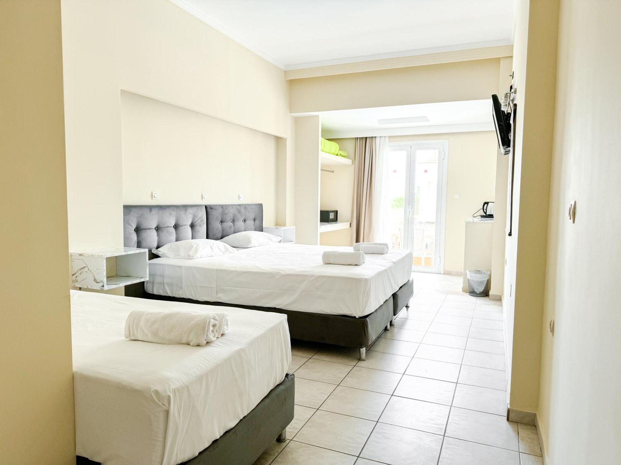Kavos Plaza Hotel Dış mekan fotoğraf