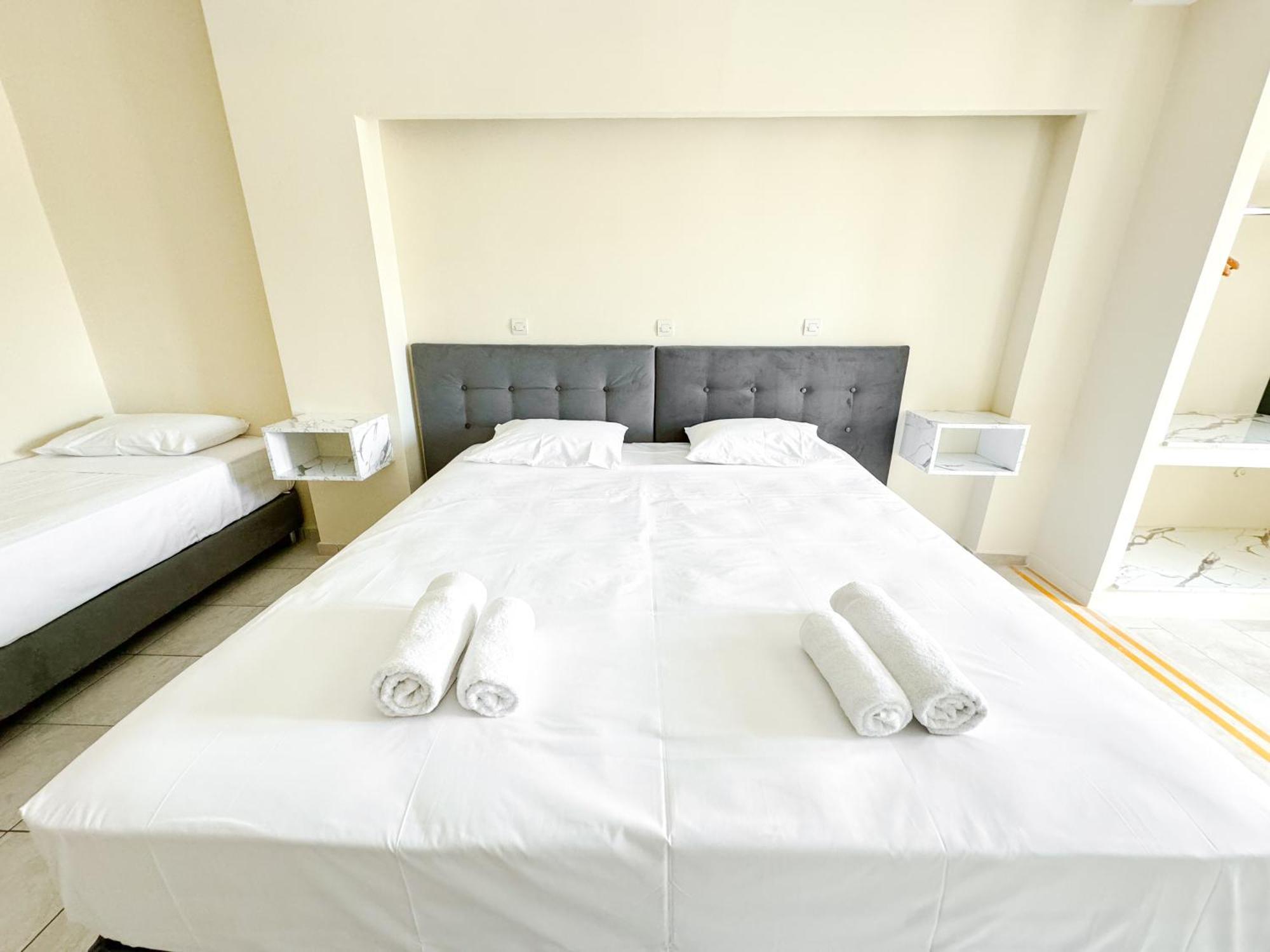 Kavos Plaza Hotel Dış mekan fotoğraf