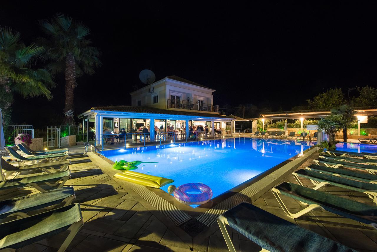 Kavos Plaza Hotel Dış mekan fotoğraf