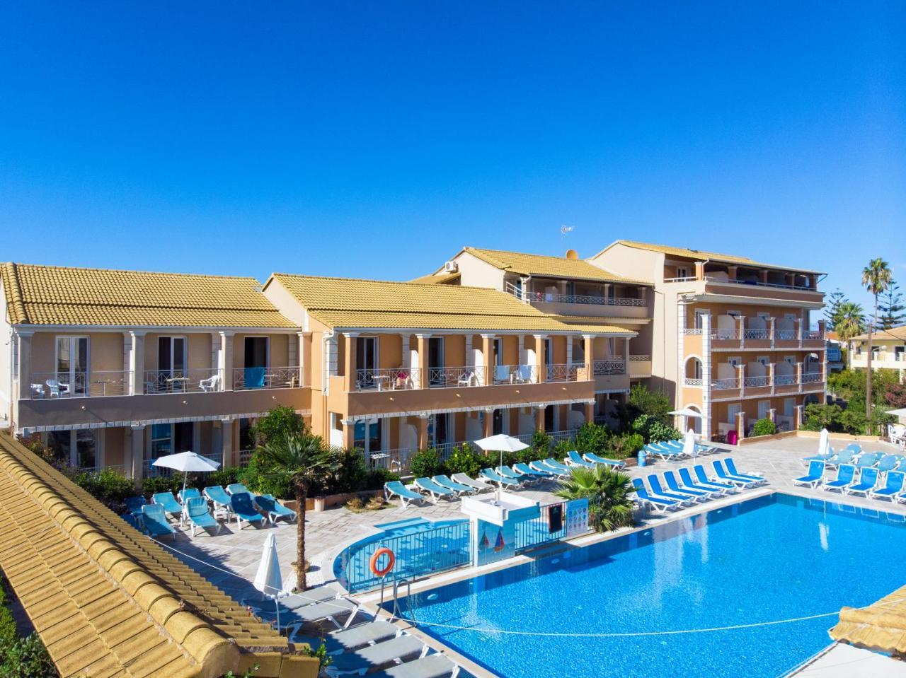 Kavos Plaza Hotel Dış mekan fotoğraf