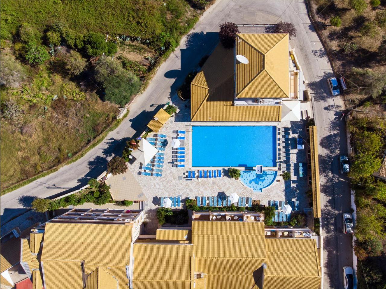 Kavos Plaza Hotel Dış mekan fotoğraf